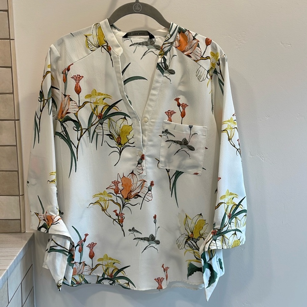 Beautiful spring floral blouse - Zara